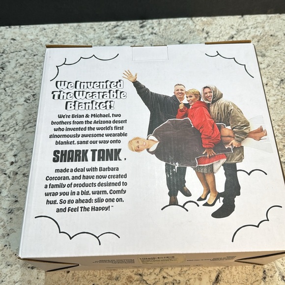 The Comfy Original Luxurious Sherpa-Lined Wearable Blanket. NWT. - Picture 4 of 7